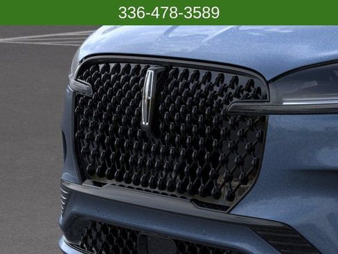 New 2026 Lincoln Aviator 2WD w/ Jet Appearance Package image 17