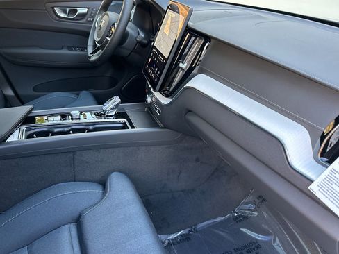 New 2026 Volvo XC60 B5 Ultra image 13
