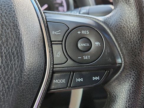 Used 2020 Toyota Camry L image 15