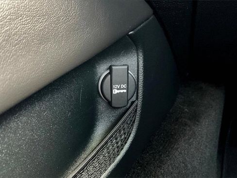 Used 2015 Dodge Challenger SRT image 26