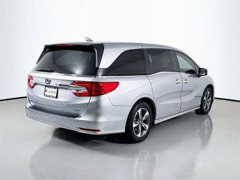 Used 2018 Honda Odyssey Touring image 5