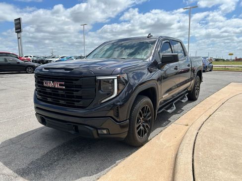 Used 2025 GMC Sierra 1500 Elevation AWD/4WD image 1