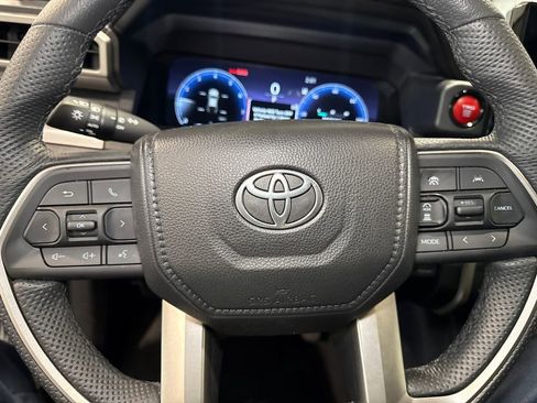 Used 2024 Toyota Tacoma TRD Off-Road w/ TRD Off Road Premium Package AWD/4WD image 21