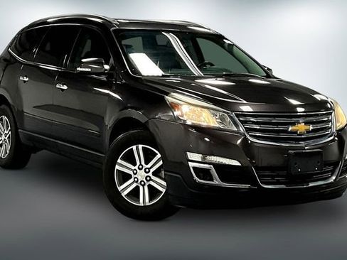 Used 2015 Chevrolet Traverse LT image 1