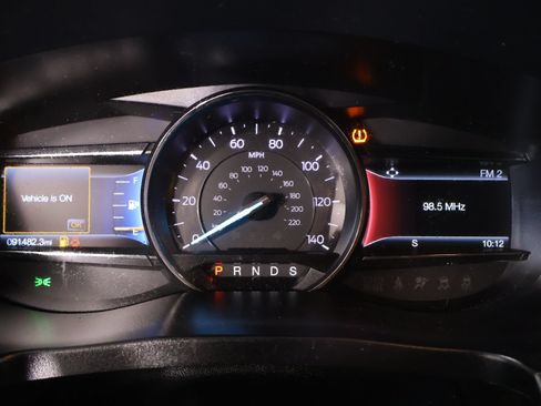 Used 2019 Ford Explorer XLT w/ Equipment Group 202A FWD image 4