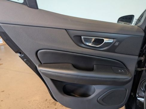 Used 2022 Volvo S60 B5 Inscription image 24