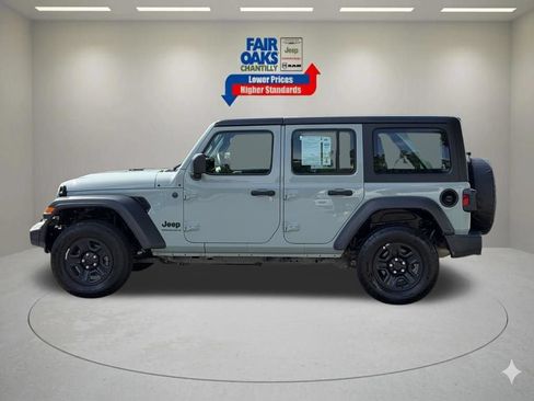 Used 2024 Jeep Wrangler Unlimited Sport AWD/4WD image 10