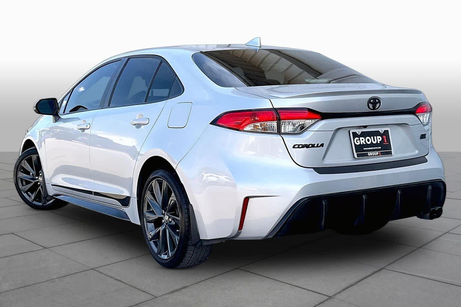 Used 2025 Toyota Corolla SE FWD image 12