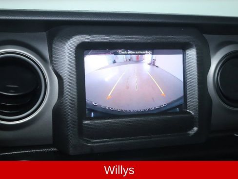 Used 2022 Jeep Wrangler Sport AWD/4WD image 28