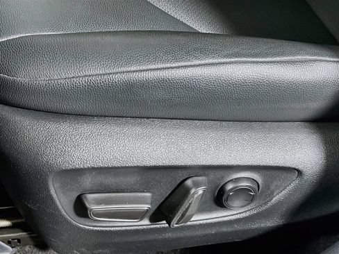 Certified 2025 Toyota Grand Highlander AWD image 17