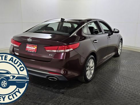 Used 2018 Kia Optima EX w/ Premium Package image 7