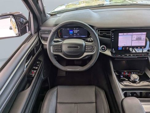 Used 2023 Jeep Wagoneer Series II image 16