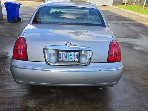 Used 2000 Lincoln Town Car Executive image 6