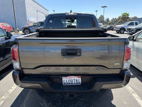 Used 2023 Toyota Tacoma TRD Off-Road w/ Technology Package AWD/4WD image 6