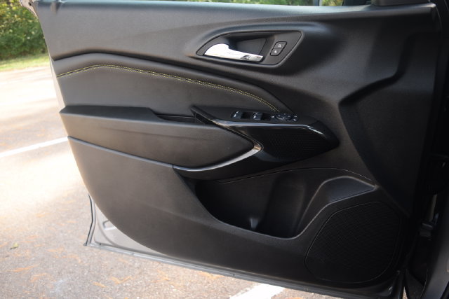 Used 2024 Chevrolet Trax ACTIV w/ Sunroof Package FWD image 18