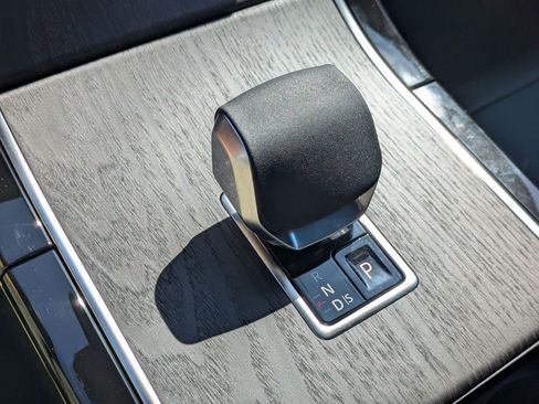 New 2026 Land Rover Range Rover Velar Dynamic SE AWD/4WD image 18