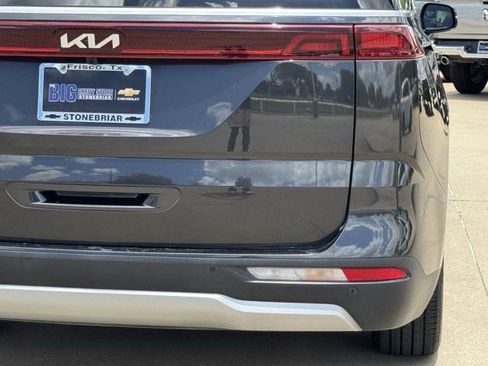 Used 2024 Kia Carnival EX FWD image 7