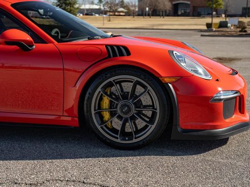 Used 2016 Porsche 911 GT3 RS image 12