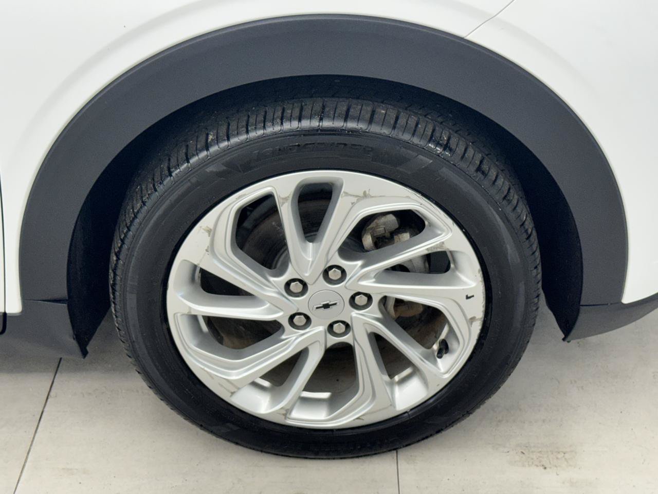 Used 2023 Chevrolet Bolt EUV LT FWD image 40