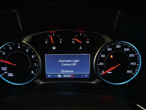Used 2022 Chevrolet Equinox LT FWD image 2