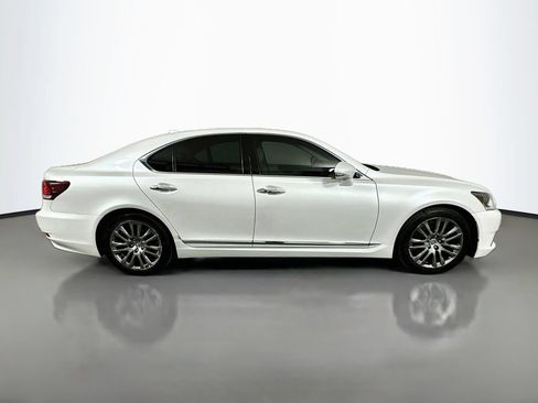 Used 2016 Lexus LS 460 w/ Comfort Package RWD image 4