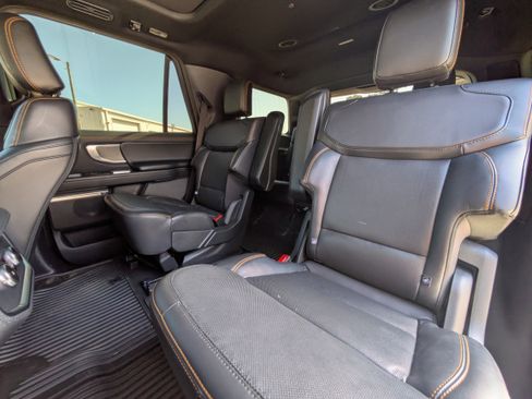 Used 2025 Ford Expedition Tremor AWD/4WD image 12