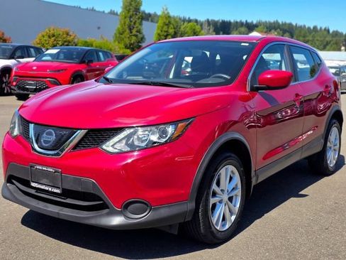 Used 2018 Nissan Rogue Sport S w/ S Appearance Package AWD/4WD image 3