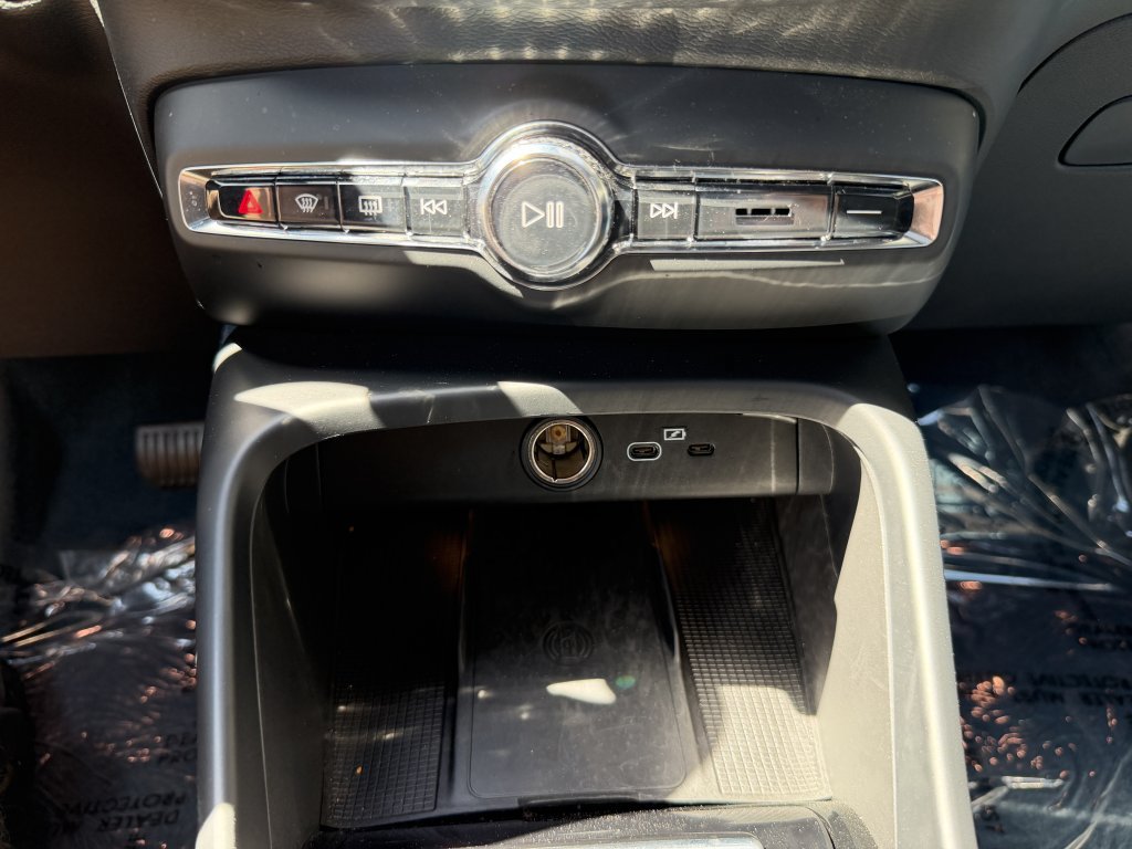 Used 2023 Volvo C40 P8 Recharge Ultimate AWD/4WD image 24