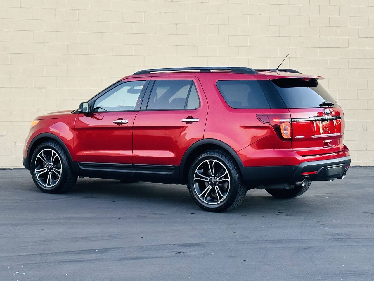 Used 2014 Ford Explorer Sport w/ Equipment Group 401A AWD/4WD image 4