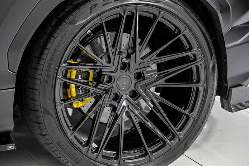 Used 2019 Lamborghini Urus AWD/4WD image 25