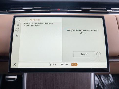 Used 2025 Land Rover Range Rover SE image 32