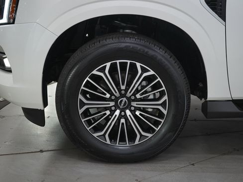 Certified 2025 Nissan Armada SL AWD/4WD image 31