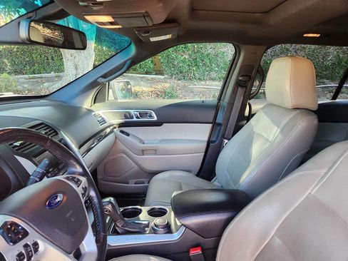 Used 2013 Ford Explorer Limited image 48