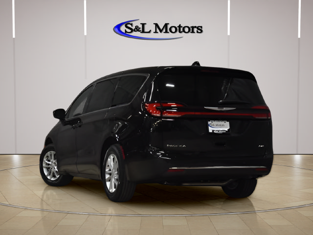 New 2026 Chrysler Pacifica Select AWD/4WD image 5