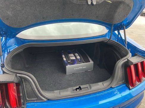 Used 2019 Ford Mustang Shelby GT350 w/ Technology Package image 33