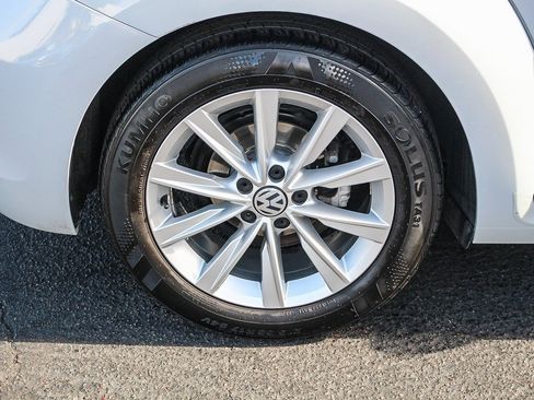 Used 2017 Volkswagen Beetle 1.8T SE image 12