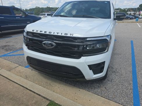 Used 2024 Ford Expedition Limited RWD image 5