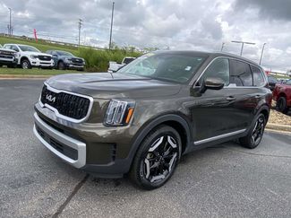 Used 2023 Kia Telluride EX w/ EX Captain's Chair Package video 3