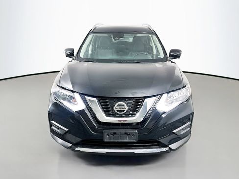 Used 2020 Nissan Rogue SV w/ Premium Package FWD image 2