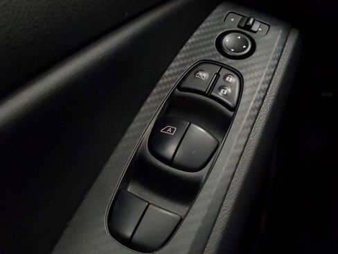 Used 2025 Nissan Altima 2.5 SV image 14