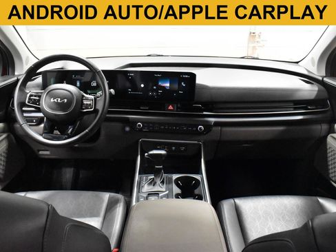 Used 2025 Kia Carnival FWD image 2