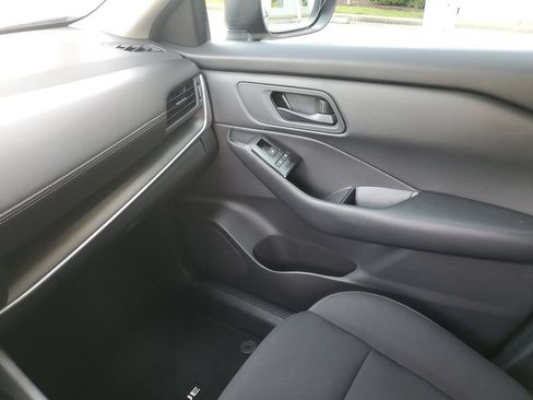 Certified 2025 Nissan Rogue S AWD/4WD image 37