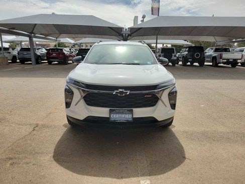 Used 2025 Chevrolet Trax RS w/ Driver Confidence Package FWD image 3