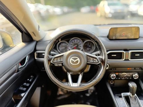 Used 2017 MAZDA CX-5 Touring w/ Preferred Equipment Package FWD image 16