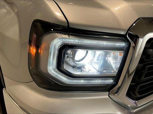 Used 2018 GMC Sierra 1500 2WD Double Cab image 30