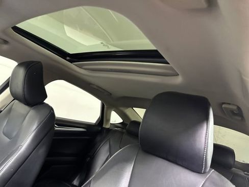 Used 2020 Ford Fusion Titanium image 12