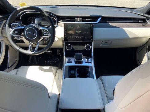 Used 2023 Jaguar XF R-Dynamic SE AWD/4WD image 11