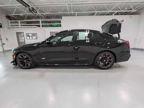 Certified 2024 Cadillac CT4 V Blackwing w/ Carbon Fiber 1 Package image 12