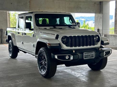 New 2026 Jeep Gladiator Sport AWD/4WD image 2