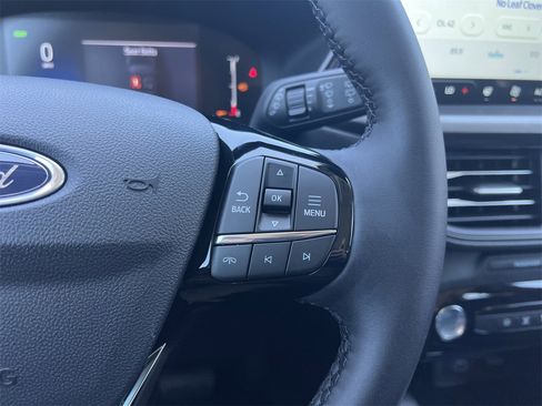 New 2026 Ford Escape SE image 9